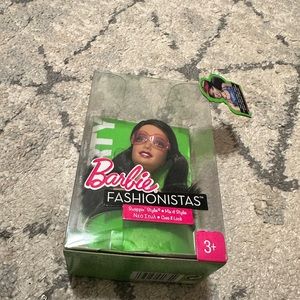 Barbie Fashionistas Artsy Swappin' Styles Doll Head Brown Hair Rare 2010